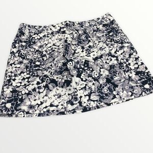 Gap Women's Black & Gray Floral Skirt with Pockets size 14